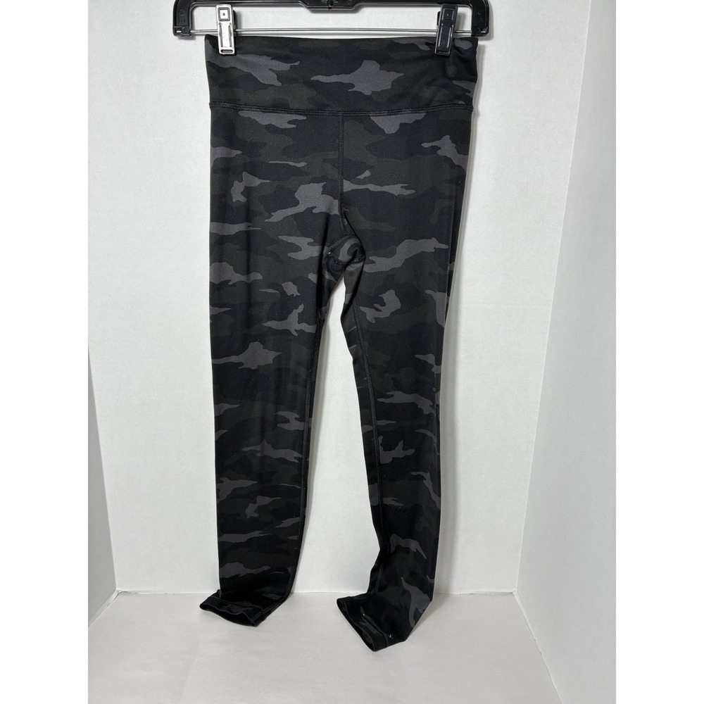 athleta girl Lot Of 3 Bottoms Girls Sz 12 Black/gray Camo 2 Leggings 1 Shorts - Picture 3 of 5